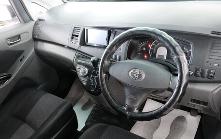 Toyota ISis I, 2005 год, 769 000 рублей, 11 фотография