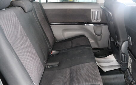 Toyota ISis I, 2005 год, 769 000 рублей, 18 фотография