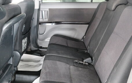 Toyota ISis I, 2005 год, 769 000 рублей, 19 фотография