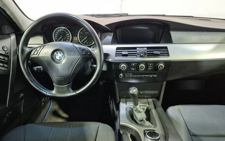 BMW 5 серия, 2004 год, 999 900 рублей, 9 фотография