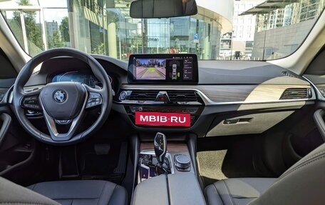 BMW 5 серия, 2021 год, 4 050 000 рублей, 10 фотография