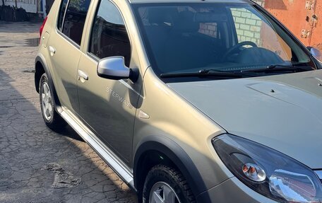 Renault Sandero I, 2013 год, 900 000 рублей, 4 фотография