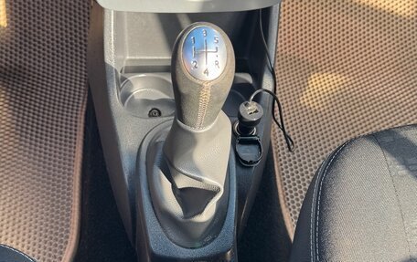 Renault Sandero I, 2013 год, 900 000 рублей, 11 фотография