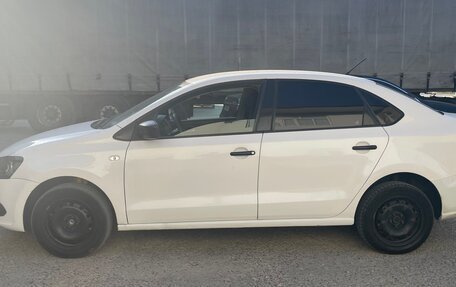Volkswagen Polo VI (EU Market), 2011 год, 350 000 рублей, 2 фотография