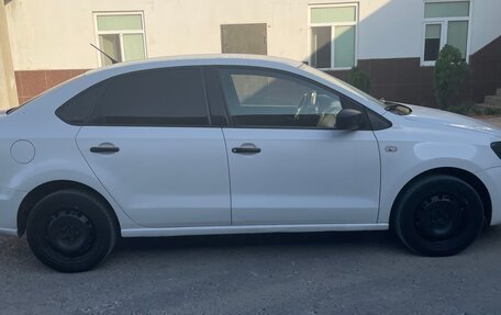 Volkswagen Polo VI (EU Market), 2011 год, 350 000 рублей, 3 фотография