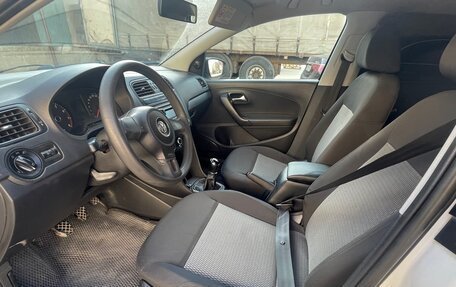 Volkswagen Polo VI (EU Market), 2011 год, 350 000 рублей, 5 фотография