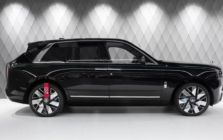 Rolls-Royce Cullinan, 2025 год, 74 400 000 рублей, 2 фотография