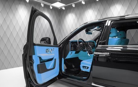 Rolls-Royce Cullinan, 2025 год, 74 400 000 рублей, 13 фотография