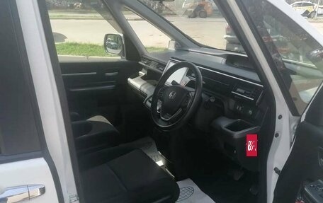 Honda Stepwgn IV, 2016 год, 1 580 000 рублей, 8 фотография