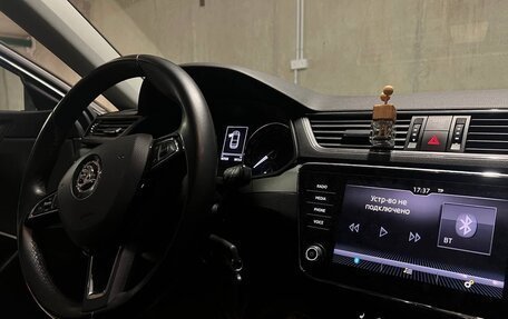 Skoda Superb III рестайлинг, 2018 год, 2 200 000 рублей, 10 фотография