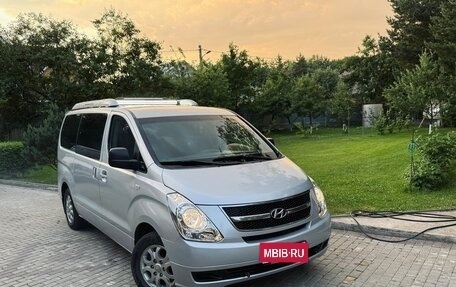 Hyundai Grand Starex Grand Starex I рестайлинг 2, 2009 год, 1 350 000 рублей, 1 фотография