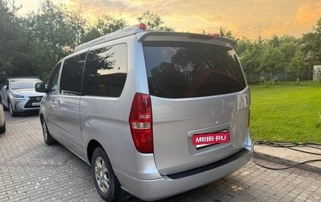 Hyundai Grand Starex Grand Starex I рестайлинг 2, 2009 год, 1 350 000 рублей, 2 фотография
