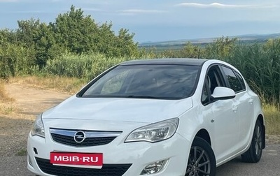 Opel Astra J, 2011 год, 820 000 рублей, 1 фотография