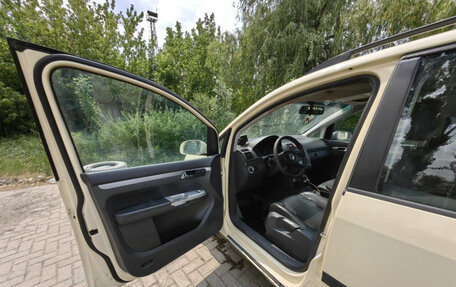 Volkswagen Touran III, 2004 год, 480 000 рублей, 2 фотография