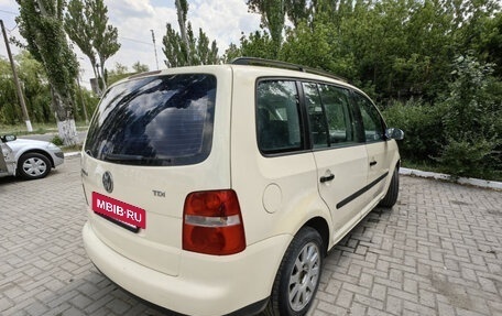 Volkswagen Touran III, 2004 год, 480 000 рублей, 3 фотография
