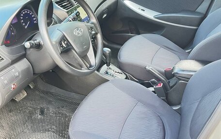 Hyundai Solaris II рестайлинг, 2012 год, 900 000 рублей, 3 фотография