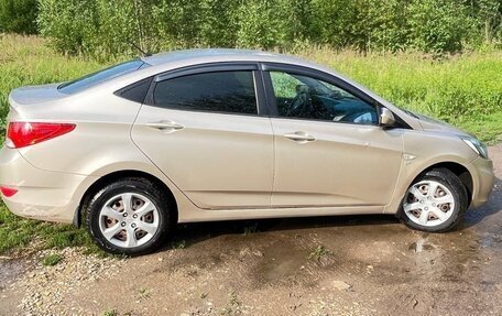 Hyundai Solaris II рестайлинг, 2012 год, 900 000 рублей, 11 фотография