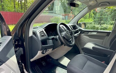 Volkswagen Caravelle T6 рестайлинг, 2016 год, 3 700 000 рублей, 2 фотография