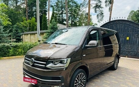 Volkswagen Caravelle T6 рестайлинг, 2016 год, 3 700 000 рублей, 3 фотография