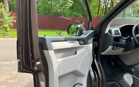 Volkswagen Caravelle T6 рестайлинг, 2016 год, 3 700 000 рублей, 12 фотография