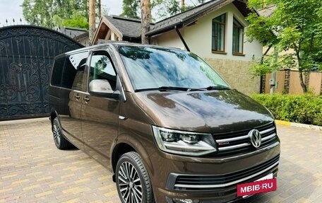 Volkswagen Caravelle T6 рестайлинг, 2016 год, 3 700 000 рублей, 5 фотография