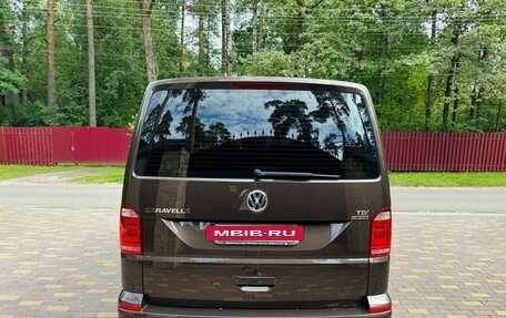 Volkswagen Caravelle T6 рестайлинг, 2016 год, 3 700 000 рублей, 7 фотография