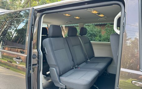 Volkswagen Caravelle T6 рестайлинг, 2016 год, 3 700 000 рублей, 19 фотография