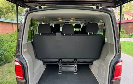Volkswagen Caravelle T6 рестайлинг, 2016 год, 3 700 000 рублей, 21 фотография