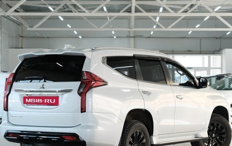Mitsubishi Pajero Sport III рестайлинг, 2020 год, 4 249 000 рублей, 7 фотография