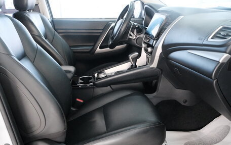 Mitsubishi Pajero Sport III рестайлинг, 2020 год, 4 249 000 рублей, 28 фотография