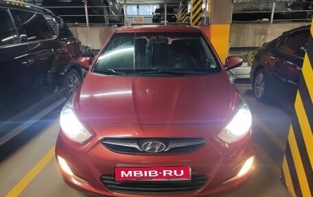 Hyundai Solaris II рестайлинг, 2011 год, 750 000 рублей, 1 фотография