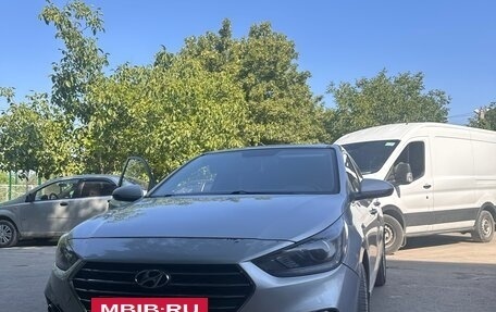 Hyundai Solaris II рестайлинг, 2018 год, 1 070 000 рублей, 3 фотография