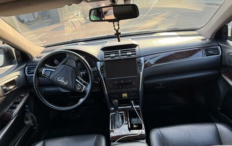 Toyota Camry, 2017 год, 2 050 000 рублей, 5 фотография