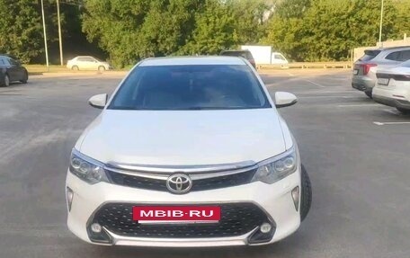 Toyota Camry, 2017 год, 2 050 000 рублей, 15 фотография