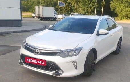 Toyota Camry, 2017 год, 2 050 000 рублей, 13 фотография
