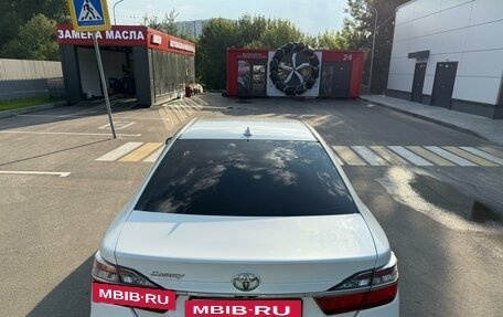 Toyota Camry, 2017 год, 2 050 000 рублей, 10 фотография