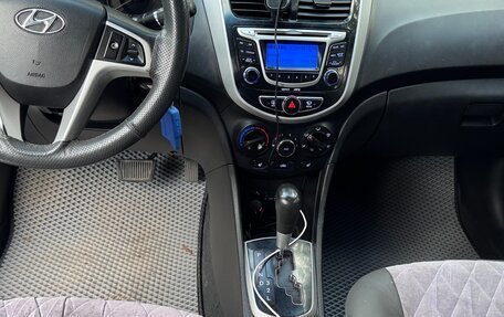 Hyundai Solaris II рестайлинг, 2011 год, 700 000 рублей, 10 фотография