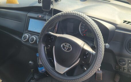 Toyota Corolla, 2018 год, 1 300 000 рублей, 6 фотография