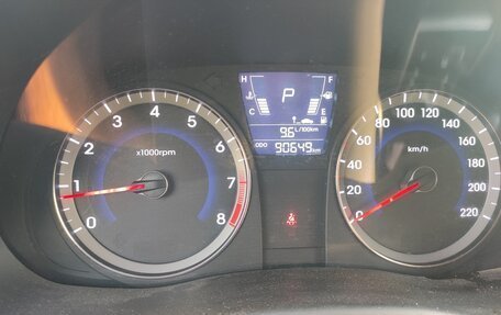 Hyundai Solaris II рестайлинг, 2011 год, 750 000 рублей, 11 фотография
