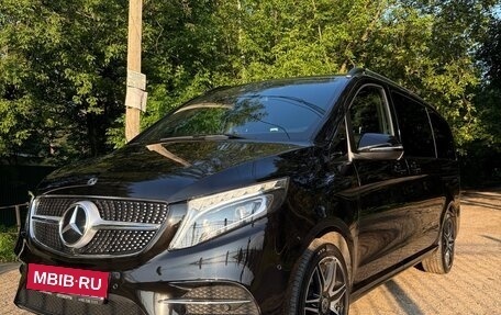 Mercedes-Benz V-Класс, 2019 год, 6 400 000 рублей, 3 фотография