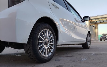 Toyota Aqua I, 2012 год, 800 000 рублей, 4 фотография
