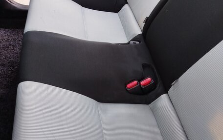 Toyota Aqua I, 2012 год, 800 000 рублей, 6 фотография