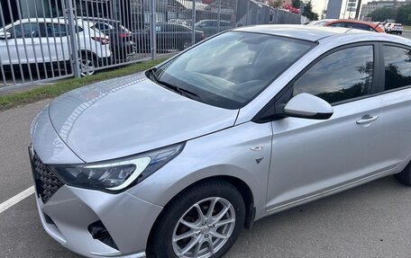 Hyundai Solaris II рестайлинг, 2021 год, 1 300 000 рублей, 4 фотография