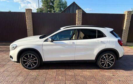 Mercedes-Benz GLA, 2019 год, 2 700 000 рублей, 4 фотография