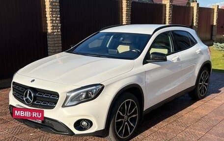 Mercedes-Benz GLA, 2019 год, 2 700 000 рублей, 3 фотография