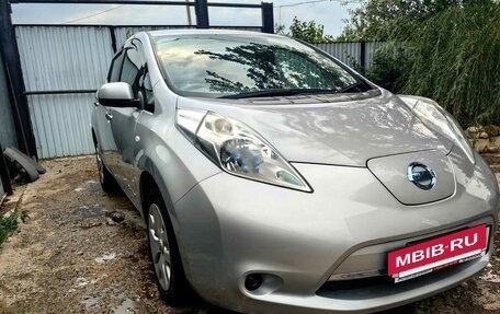 Nissan Leaf I, 2013 год, 550 000 рублей, 2 фотография
