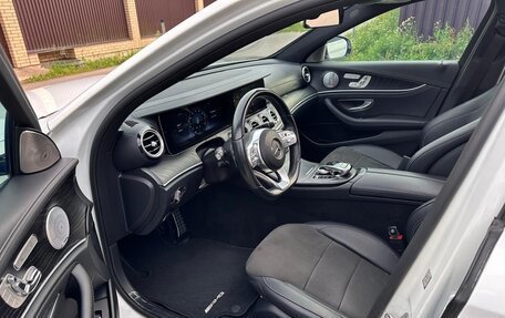 Mercedes-Benz E-Класс, 2019 год, 4 300 000 рублей, 8 фотография