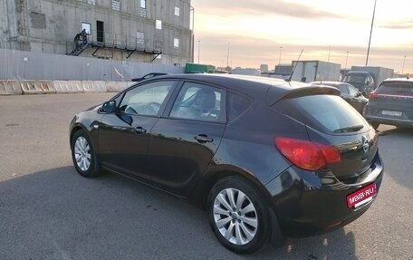 Opel Astra J, 2011 год, 600 000 рублей, 2 фотография