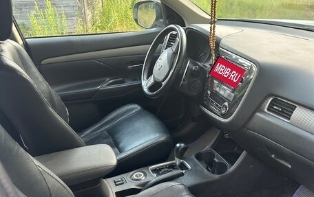 Mitsubishi Outlander III рестайлинг 3, 2012 год, 1 300 000 рублей, 3 фотография