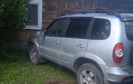 Chevrolet Niva I рестайлинг, 2011 год, 550 000 рублей, 2 фотография